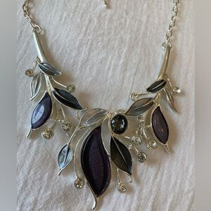Silver Tone Leaves Design Enameled Statement Bib‎ Necklace